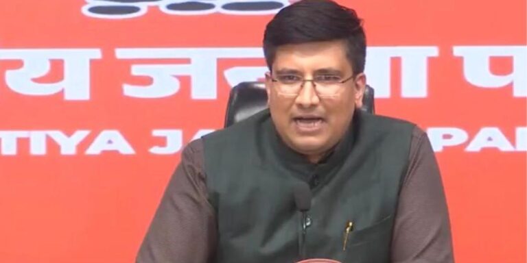 BJP Attack on Rahul Gandhi: डूसू में ABVP का लहराया परचम, बीजेपी बोली- ‘युवाओं ने राहुल गांधी के विभाजनकारी एजेंडे को किया खारिज’