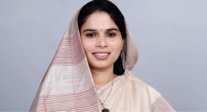 BJP MLA POOJA PAL Prayagraj: भाजपा विधायक साइबर ठगी का शिकार, खाते से 1.55 लाख गायब; इस बात का शक